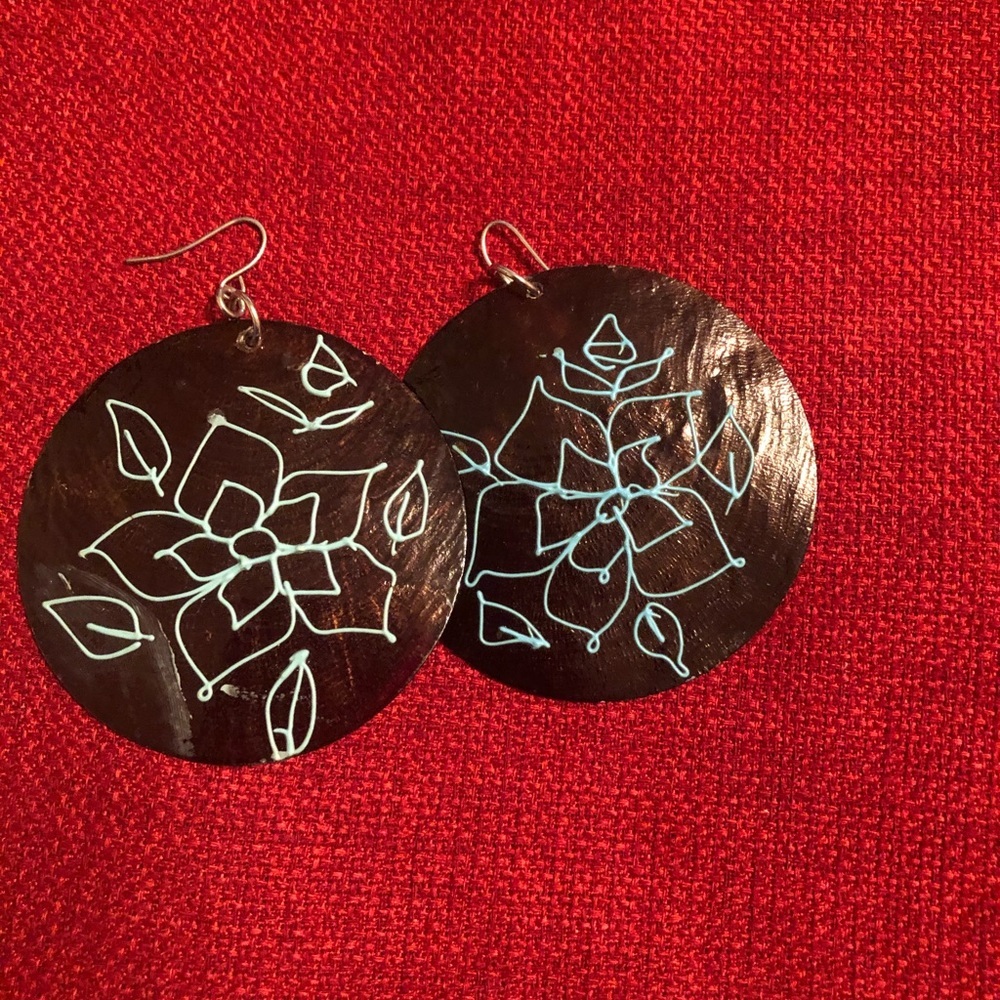 Hand painted earrings - Picture 5 of 5